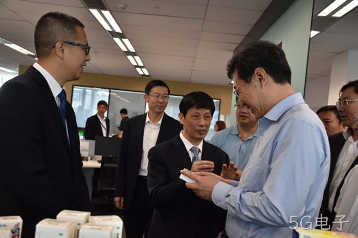 山东省日照市市长李永红一行来5G电子上海分公司考察调研