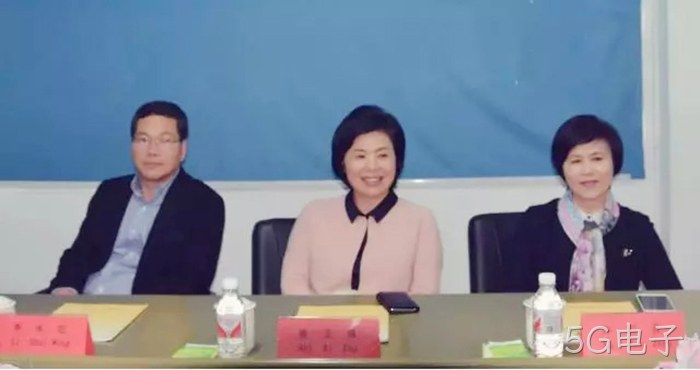 市委常委、统战部长施艾珠一行到5G电子调研
